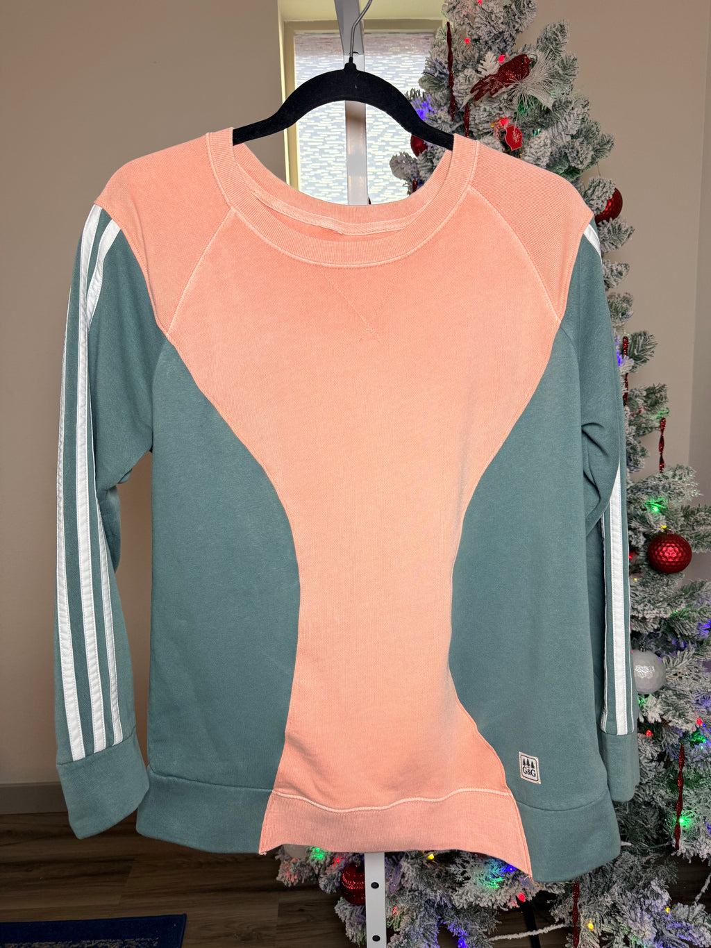 Crewneck coral and mint - Upcycled crewneck – One-of-a-Kind & Sustainably Made